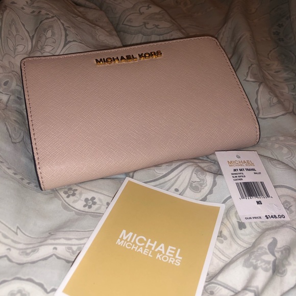 Michael Kors Handbags - Michael Kors Wallet